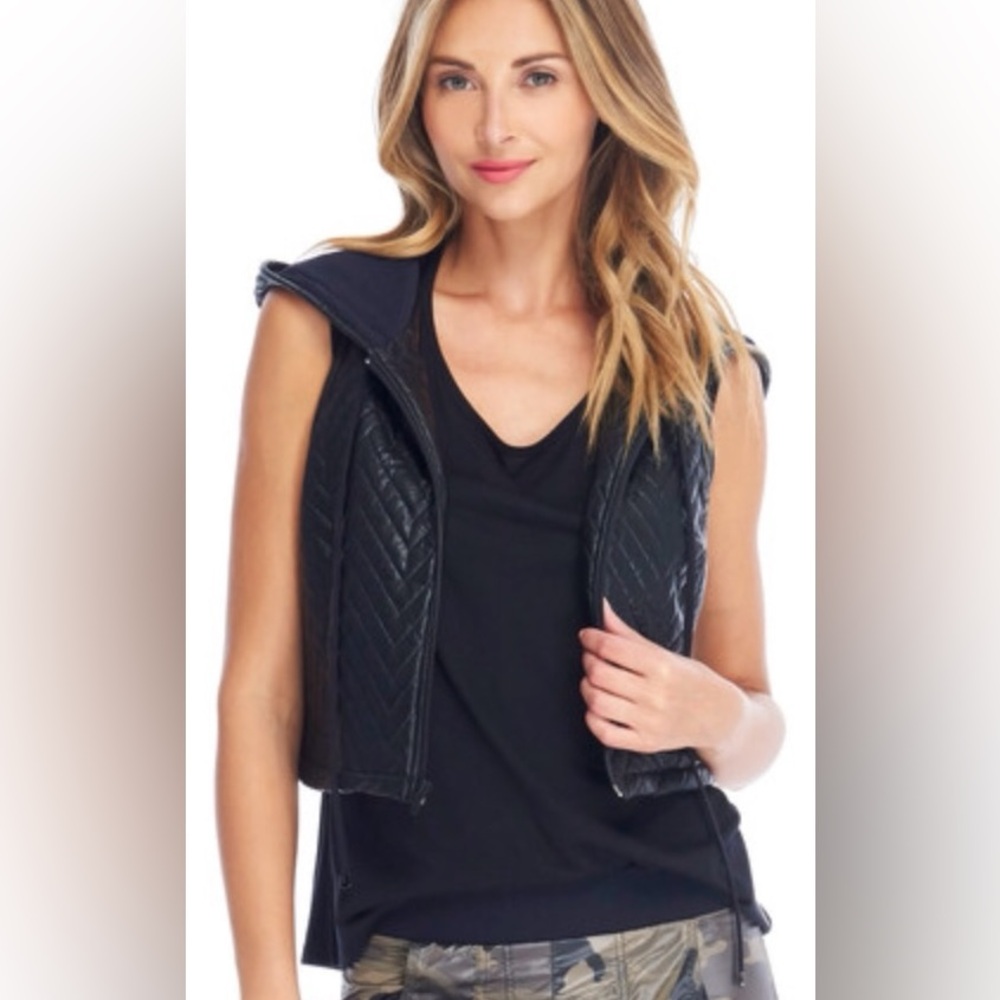 Women's faux leather Quilted Vest black small